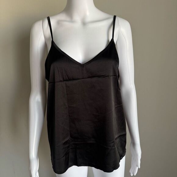 V-Neckline Silky Black Camisole With Adjustable Straps - Picture 2 of 5